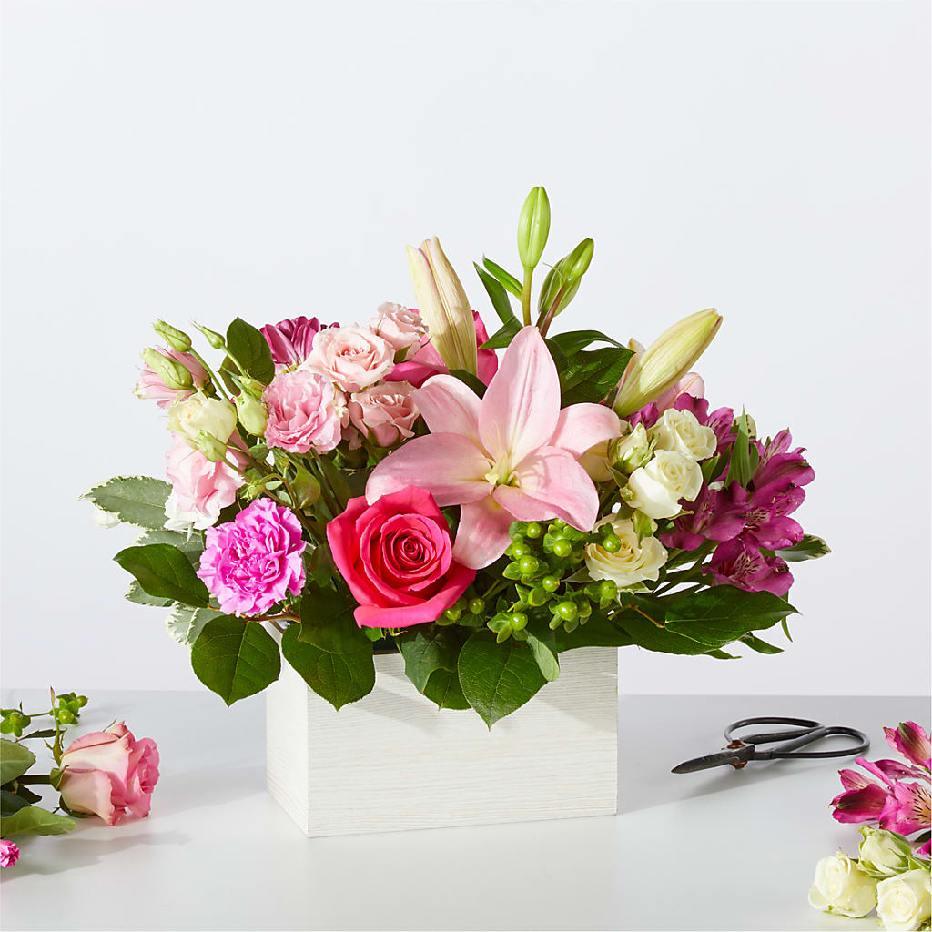 Sweetberry Box – A Florist Original – South-east Flowers, Los Angeles CA