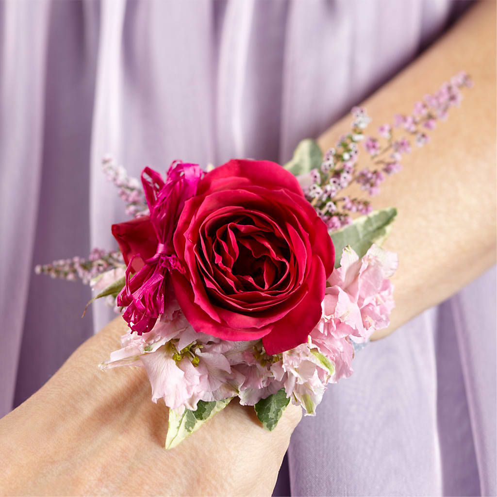 Rose Charm Corsage – South-east Flowers, Los Angeles CA