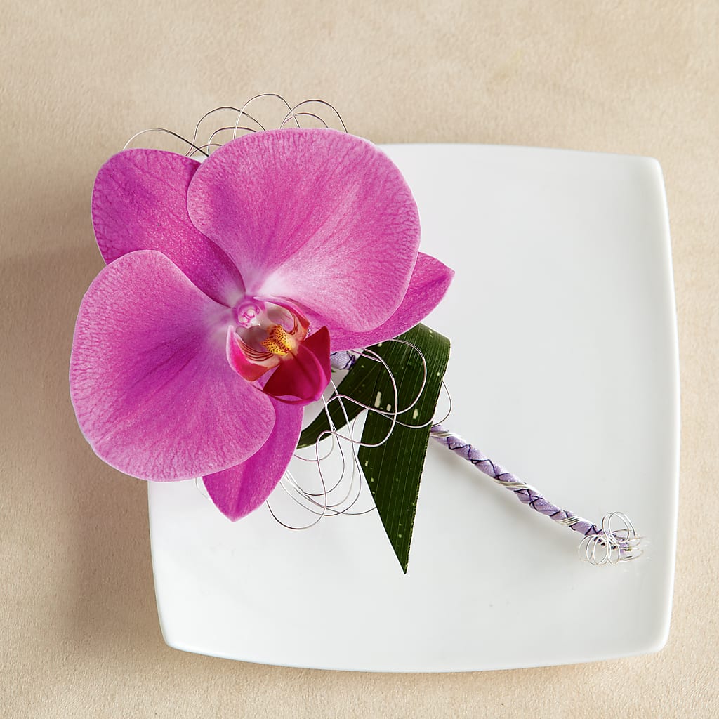 Glorious Boutonniere – South-east Flowers, Los Angeles CA