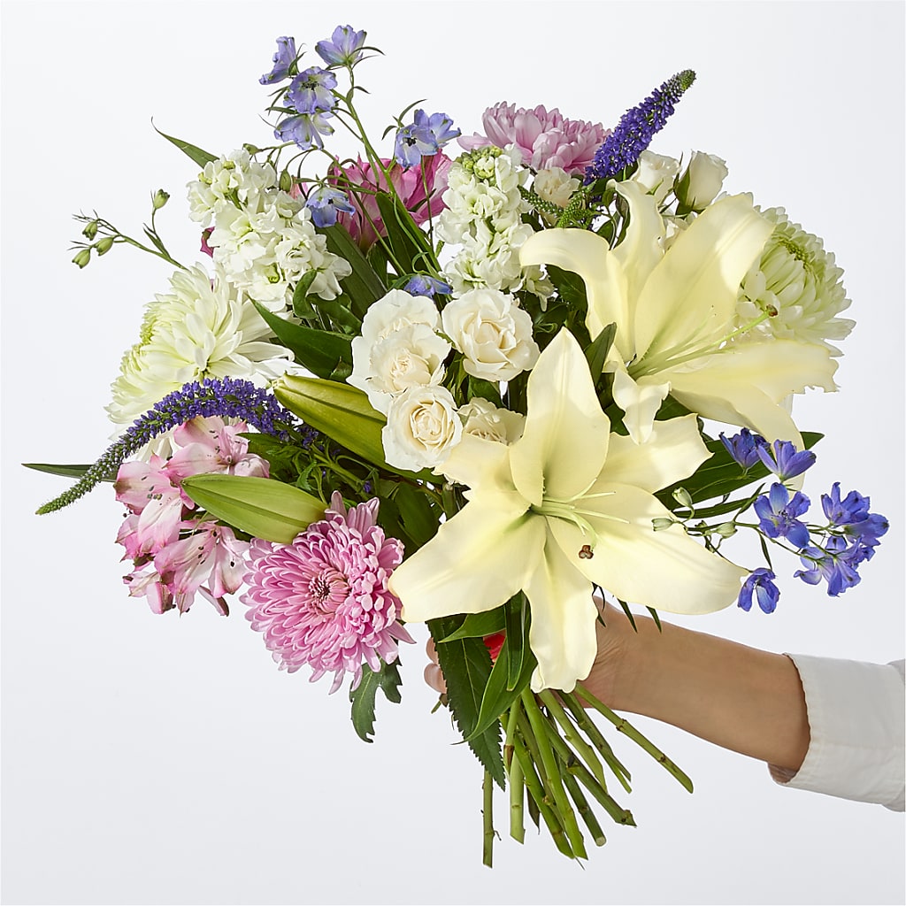 Winter Celebration Bouquet –  South-east Flowers, Los Angeles CA