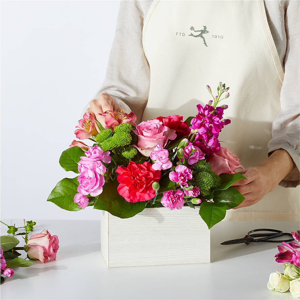 Sweetberry Box – A Florist Original –  South-east Flowers, Los Angeles CA