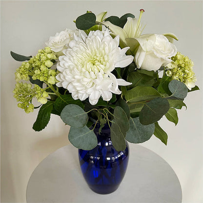 Snowy Dreams Bouquet –  South-east Flowers, Los Angeles CA